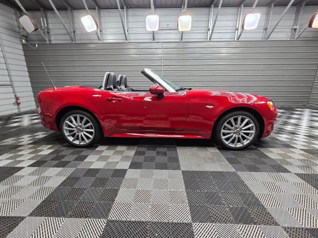 Used 2017 FIAT 124 Spider Lusso RWD image 9