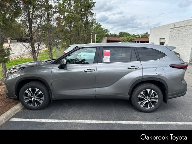Used 2026 Toyota Highlander XLE AWD/4WD image 3