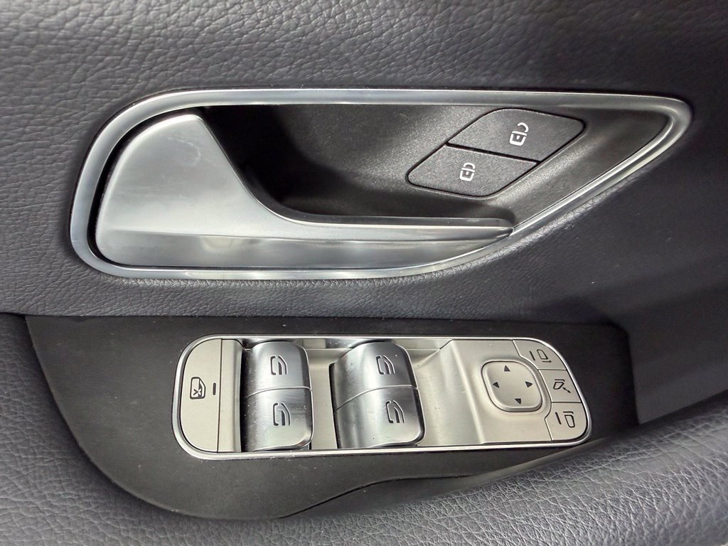 Used 2025 Mercedes-Benz GLE 450e 4MATIC image 18