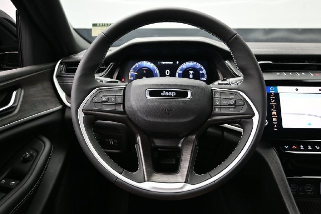New 2026 Jeep Grand Cherokee Altitude AWD/4WD image 24