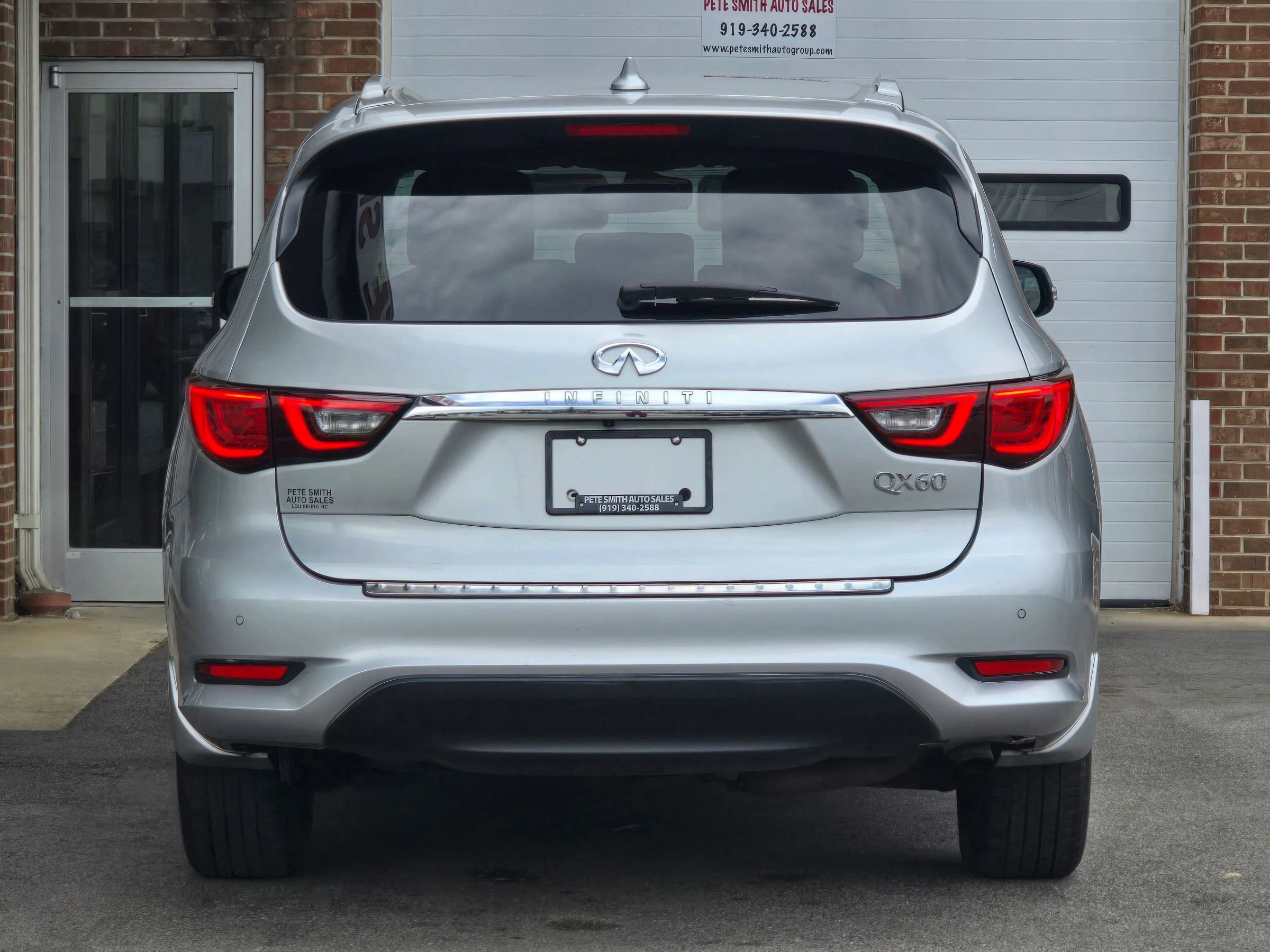 Used 2020 INFINITI QX60 Luxe w/ Essential Package image 6
