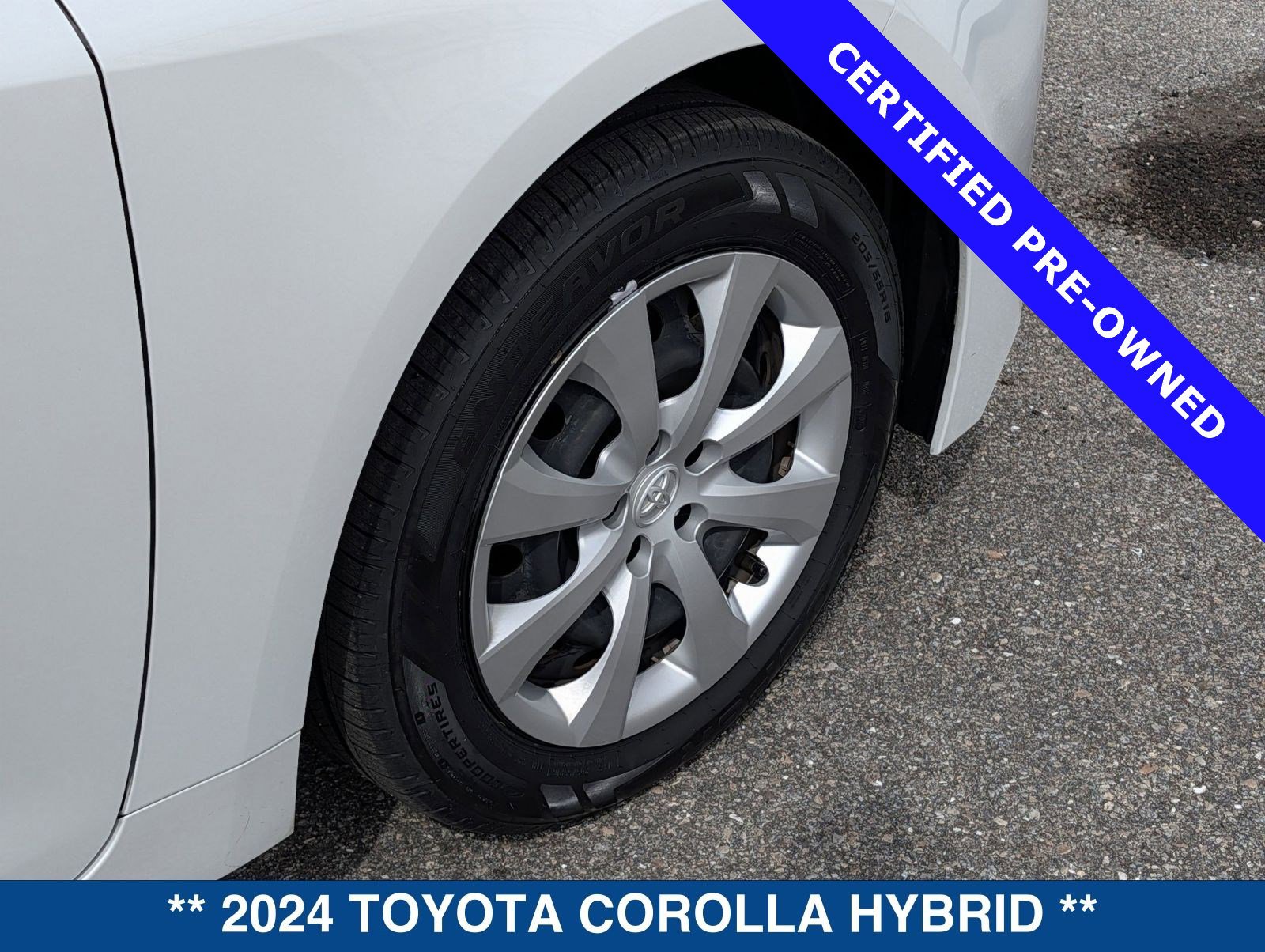 Used 2024 Toyota Corolla LE image 12