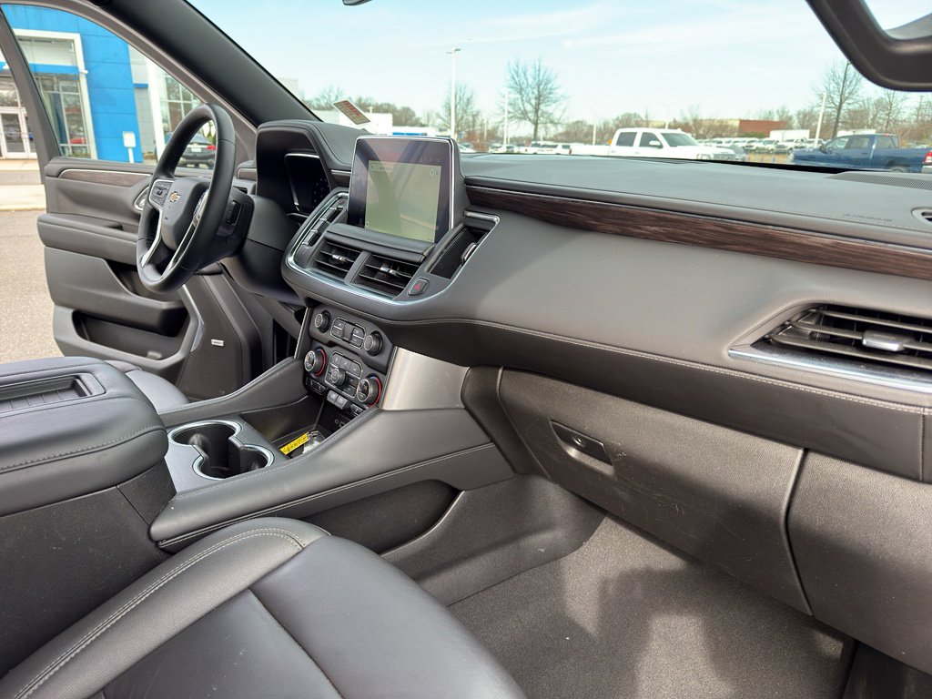 Used 2024 Chevrolet Suburban LT image 35