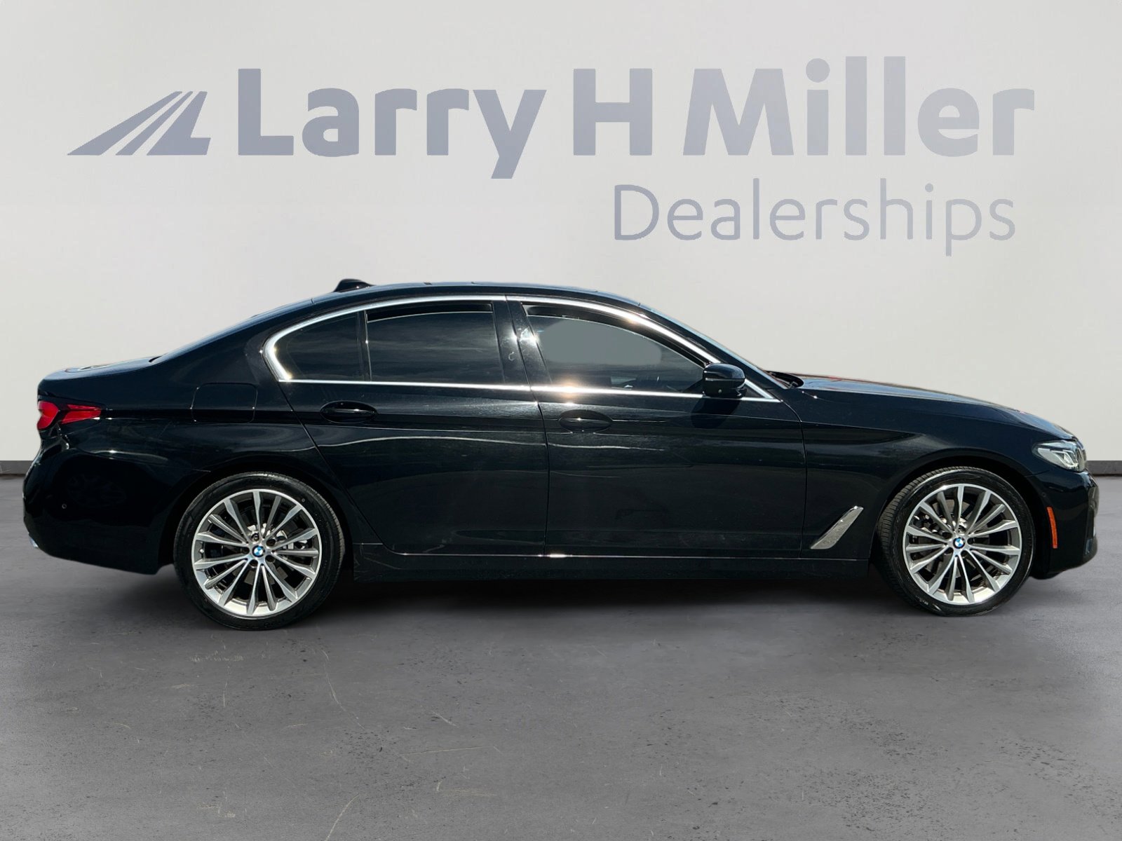 Used 2021 BMW 530i w/ Convenience Package image 6