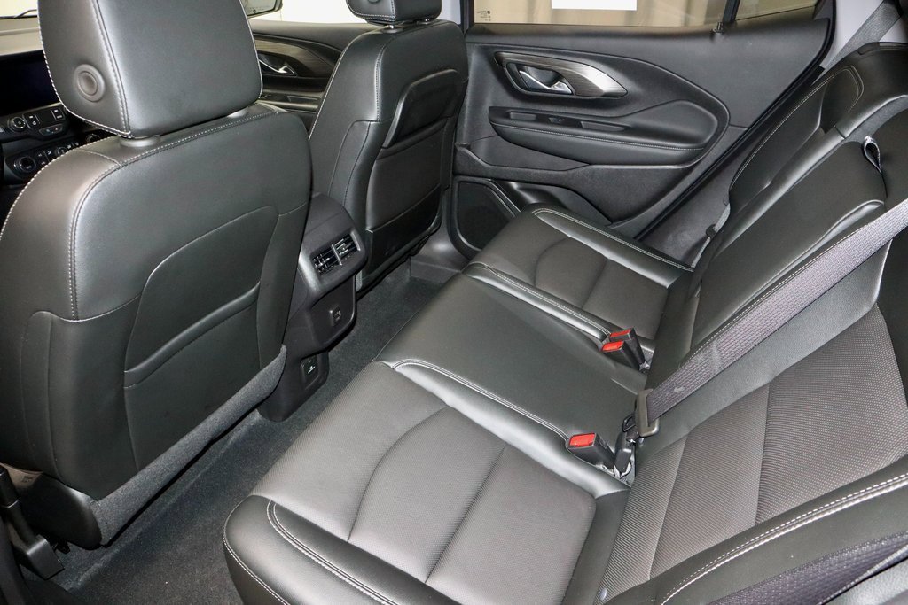 Used 2024 GMC Terrain SLT image 21