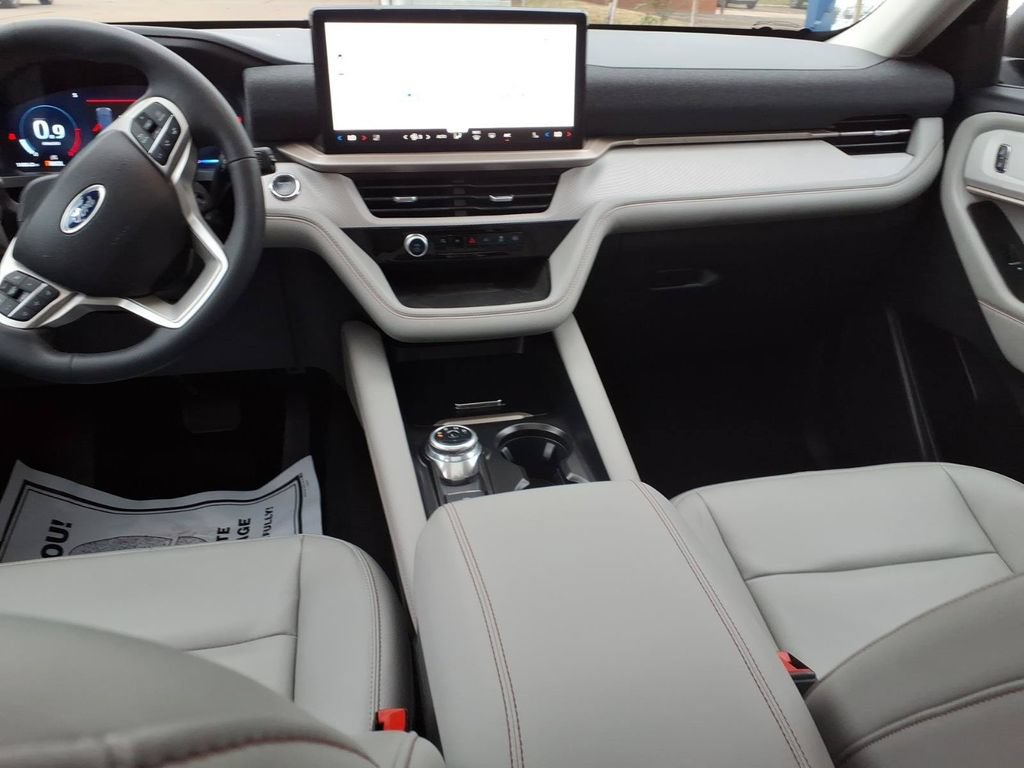 Certified 2025 Ford Explorer Active w/ Active Comfort Package AWD/4WD image 14