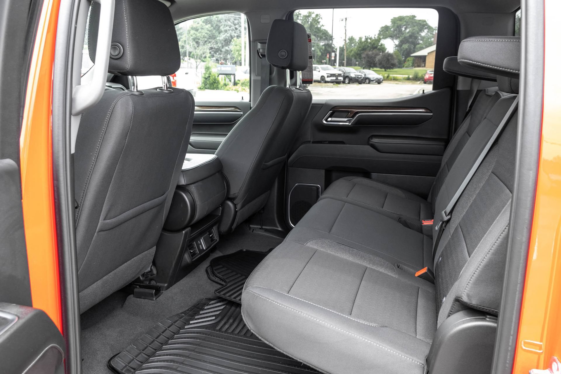 Used 2024 Chevrolet Silverado 1500 LT AWD/4WD image 37