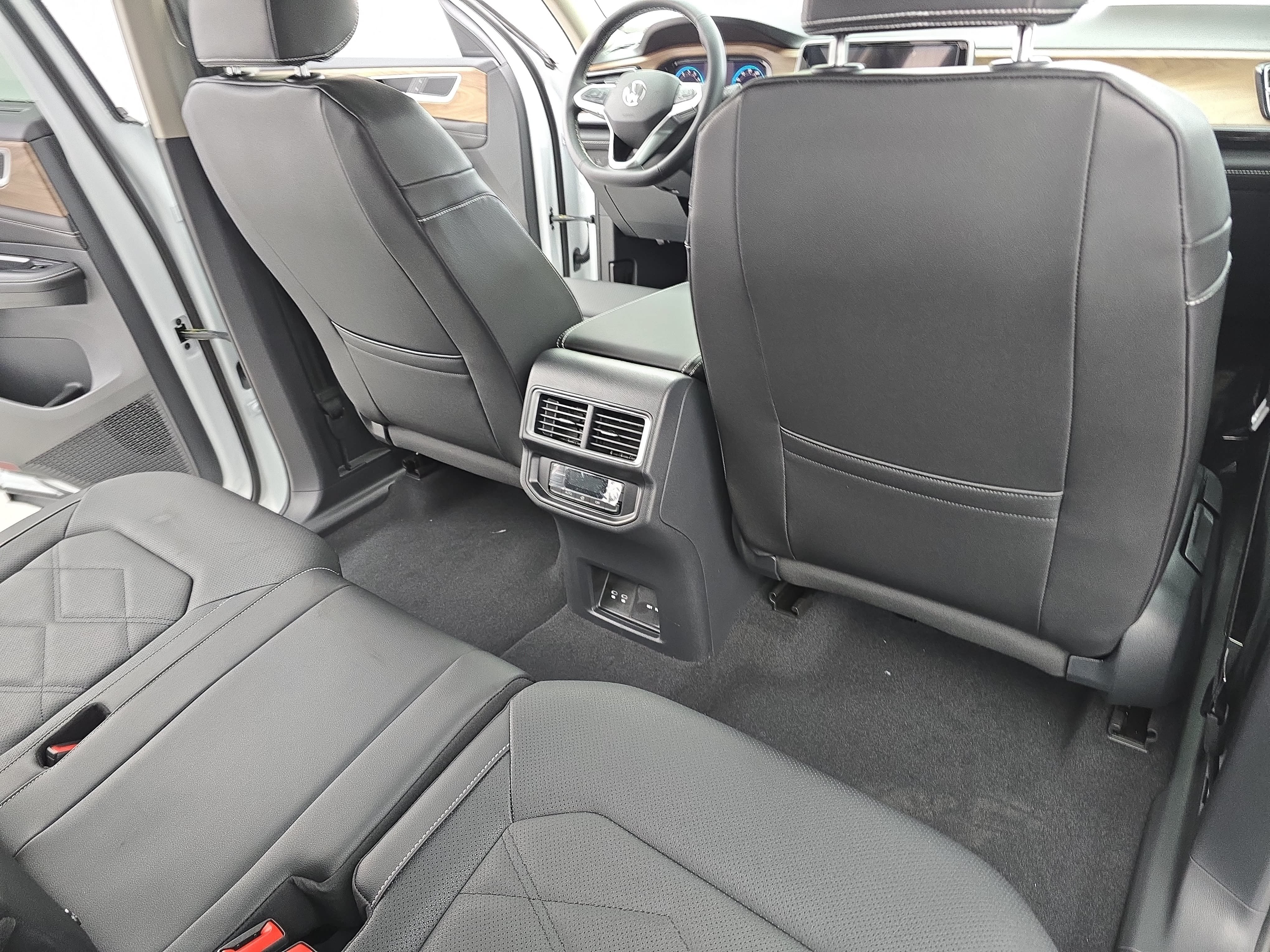 New 2026 Volkswagen Atlas SE AWD/4WD image 11