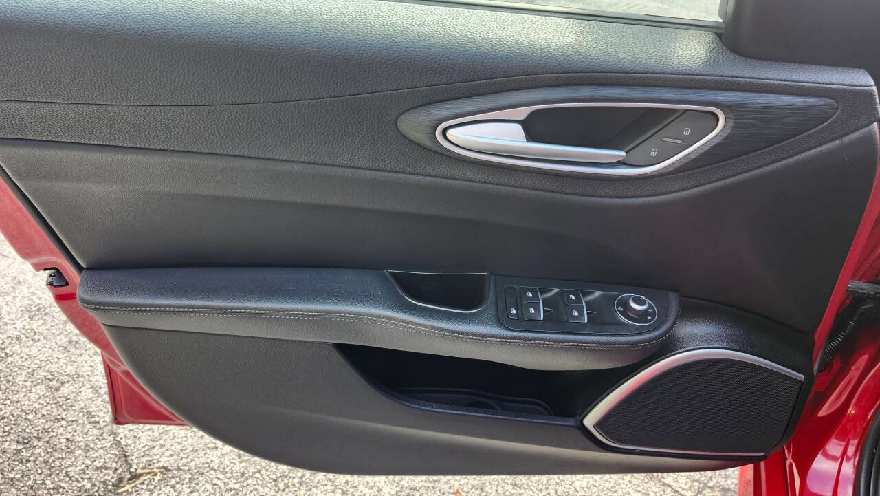 Used 2019 Alfa Romeo Giulia w/ Nero Edizione RWD image 27