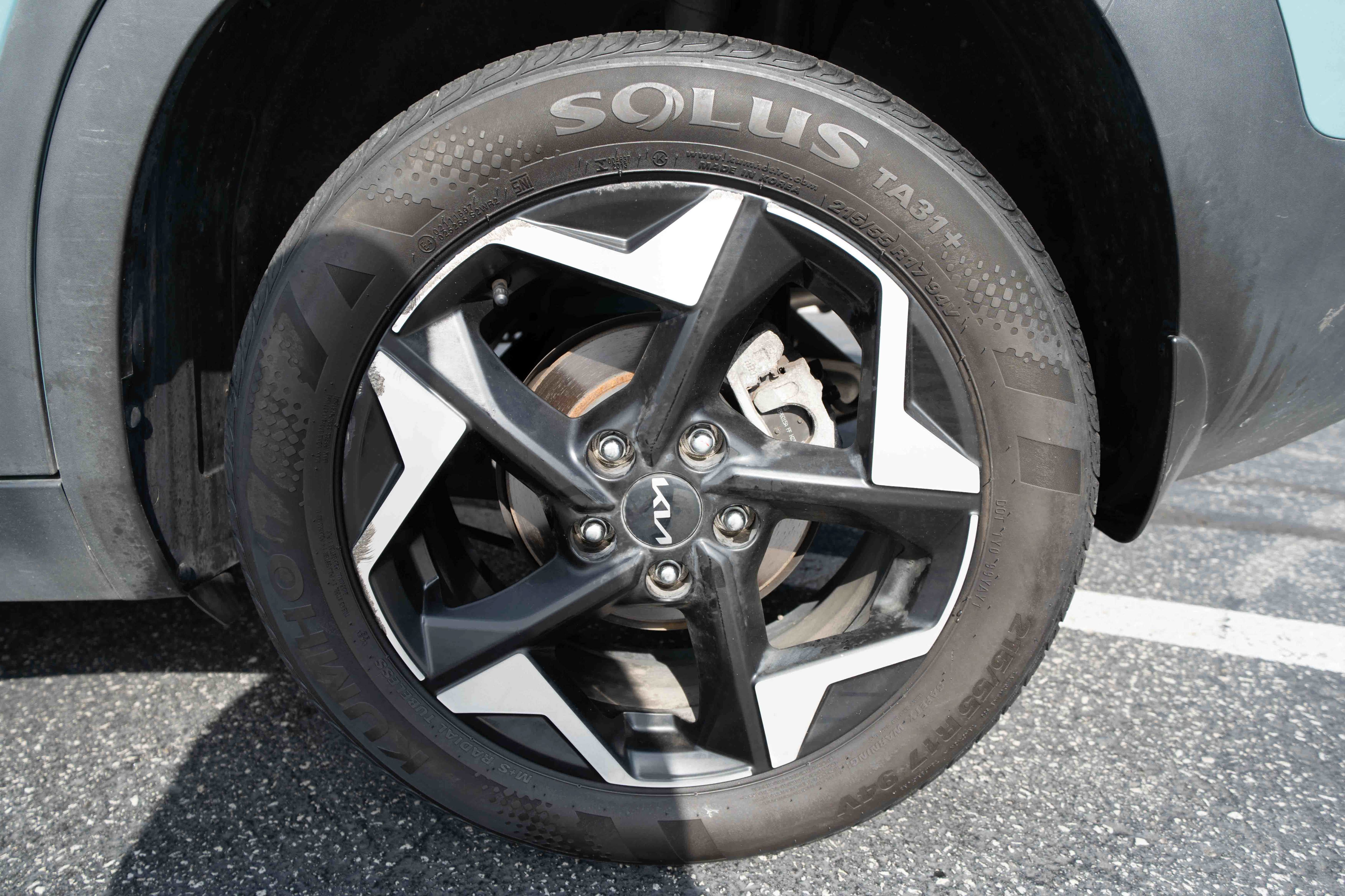 Used 2024 Kia Seltos EX FWD image 29