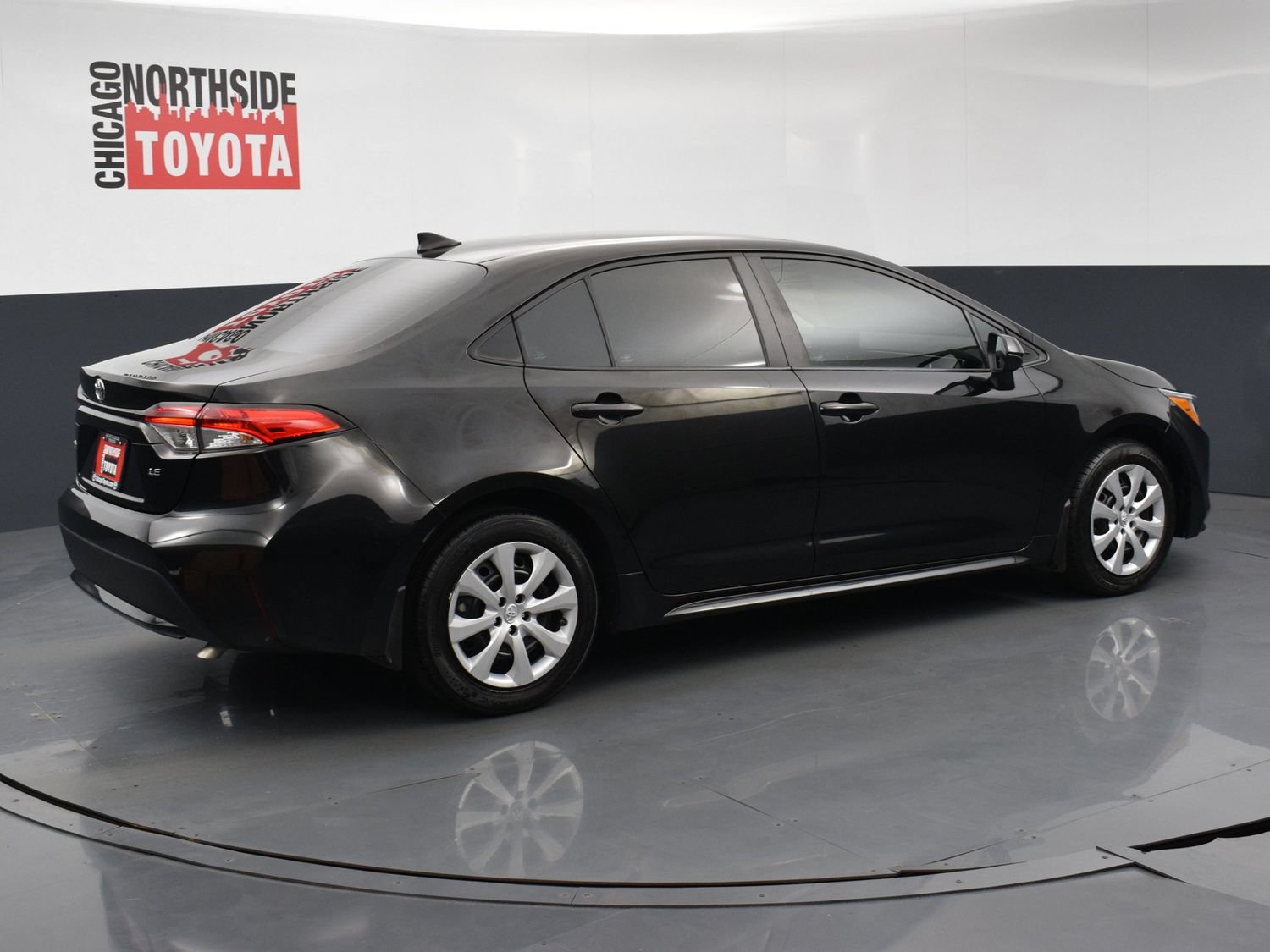 Used 2022 Toyota Corolla LE FWD image 4