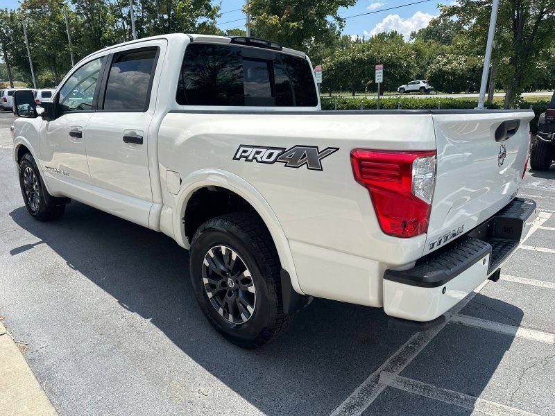 Used 2018 Nissan Titan PRO-4X w/ Pro-4x Convenience Package AWD/4WD image 4