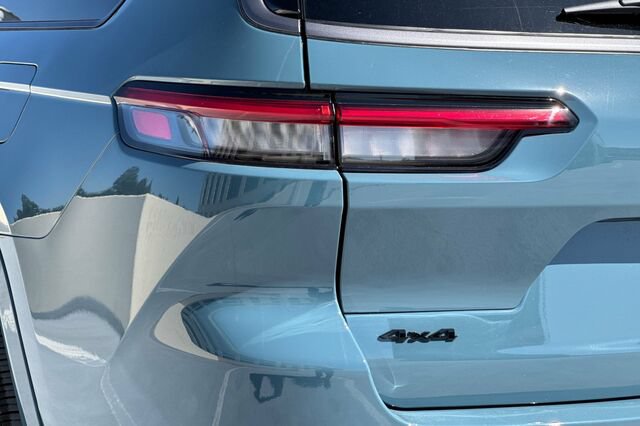 New 2026 Jeep Grand Cherokee L Limited AWD/4WD image 25