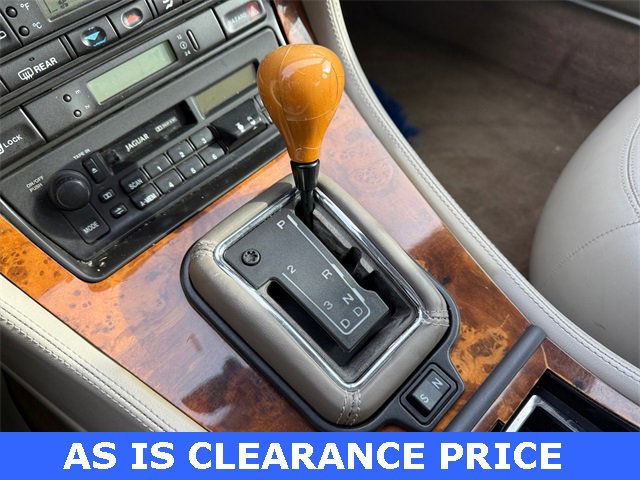 Used 1997 Jaguar XJ6 image 21