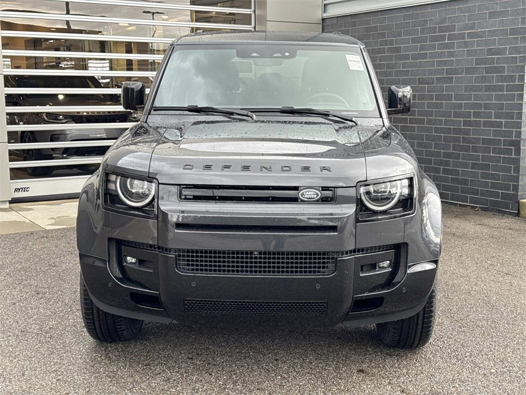 New 2026 Land Rover Defender 110 X-Dynamic SE image 2