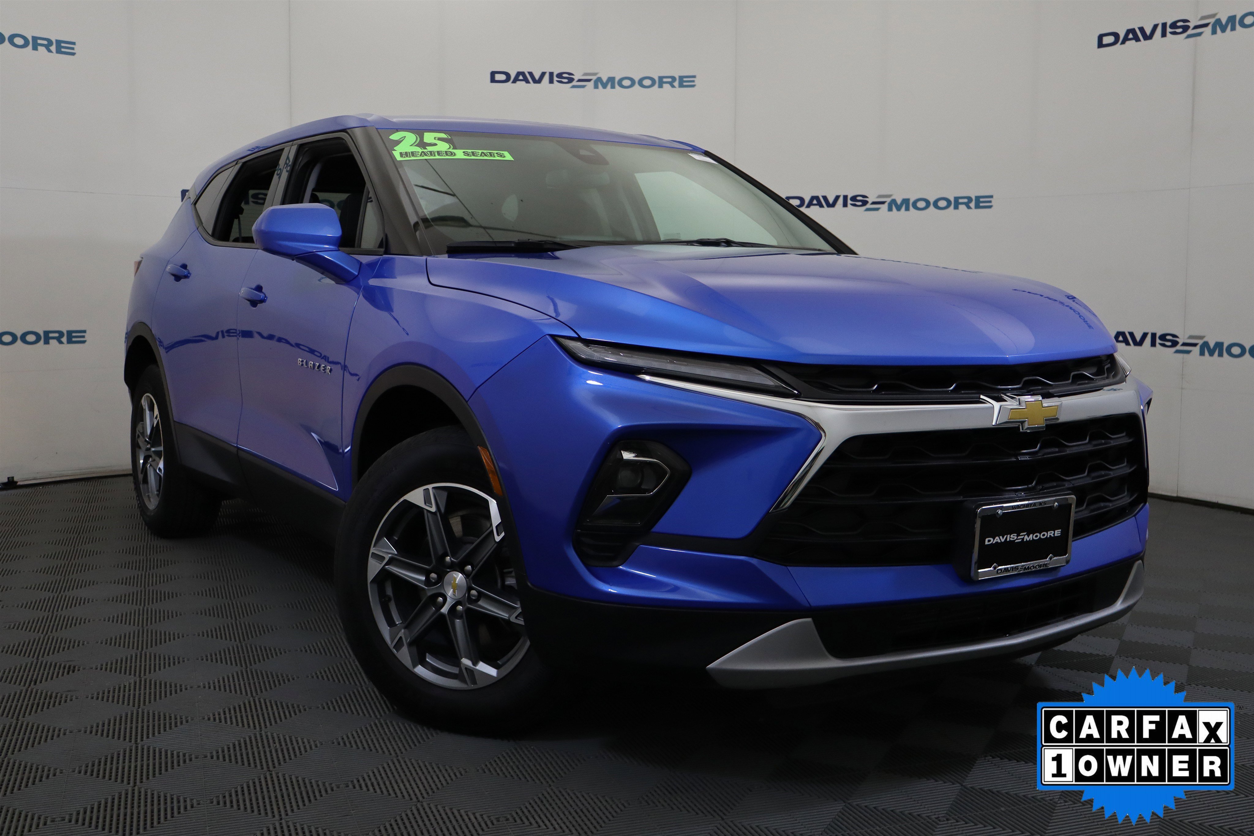 Used 2025 Chevrolet Blazer LT FWD image 2