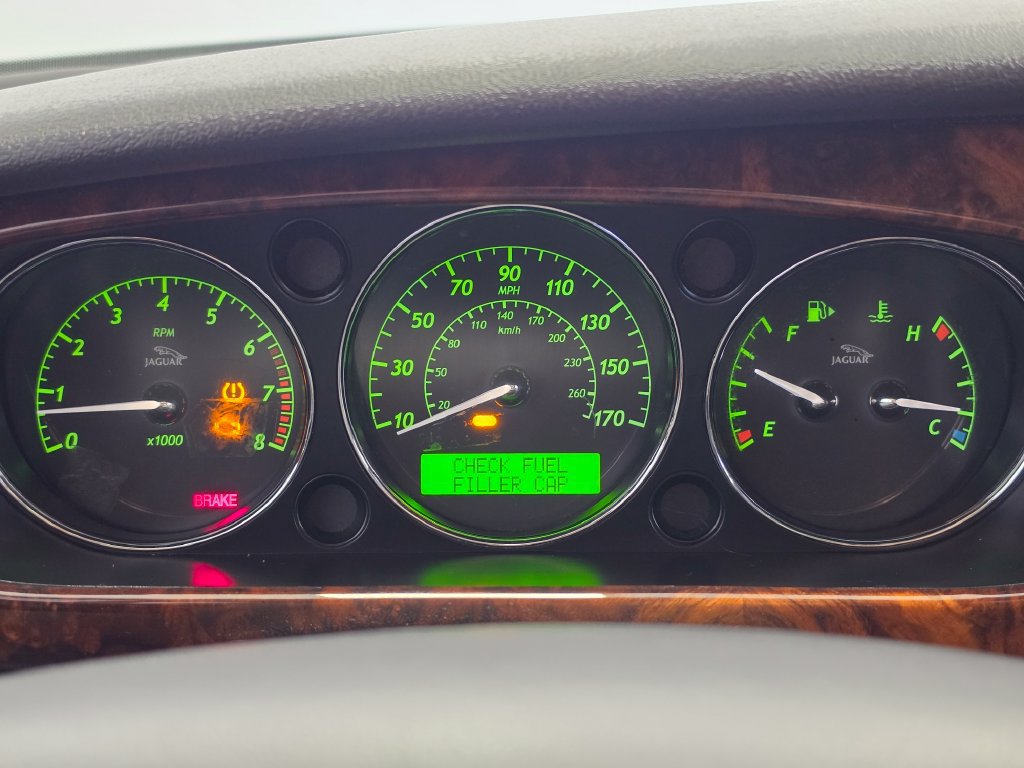 Used 2008 Jaguar XJ8 RWD image 16