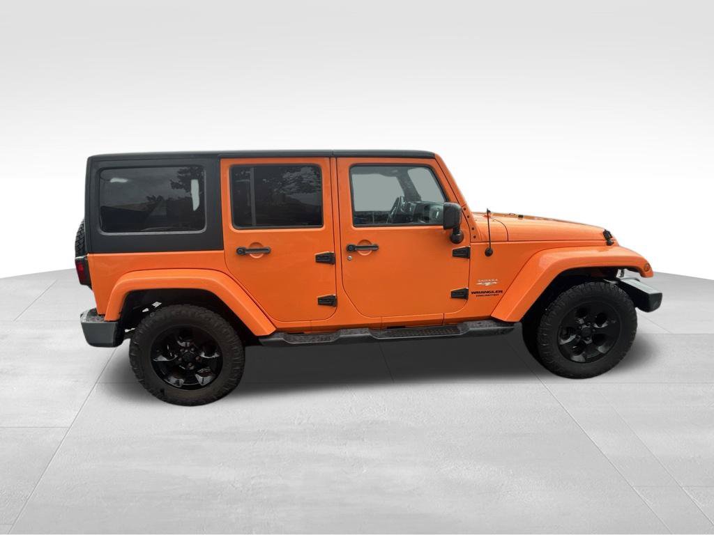 Used 2013 Jeep Wrangler Unlimited Sahara w/ Connectivity Group AWD/4WD image 16