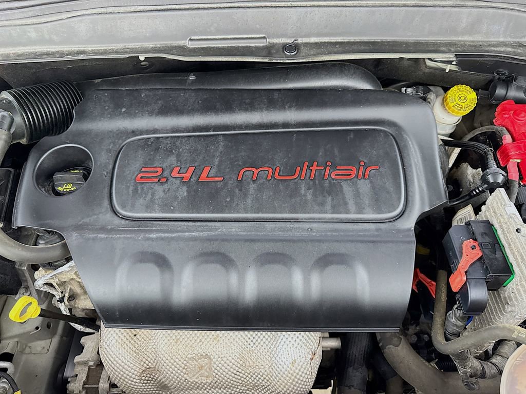 Used 2019 Jeep Renegade Latitude w/ Cold Weather Group AWD/4WD image 35