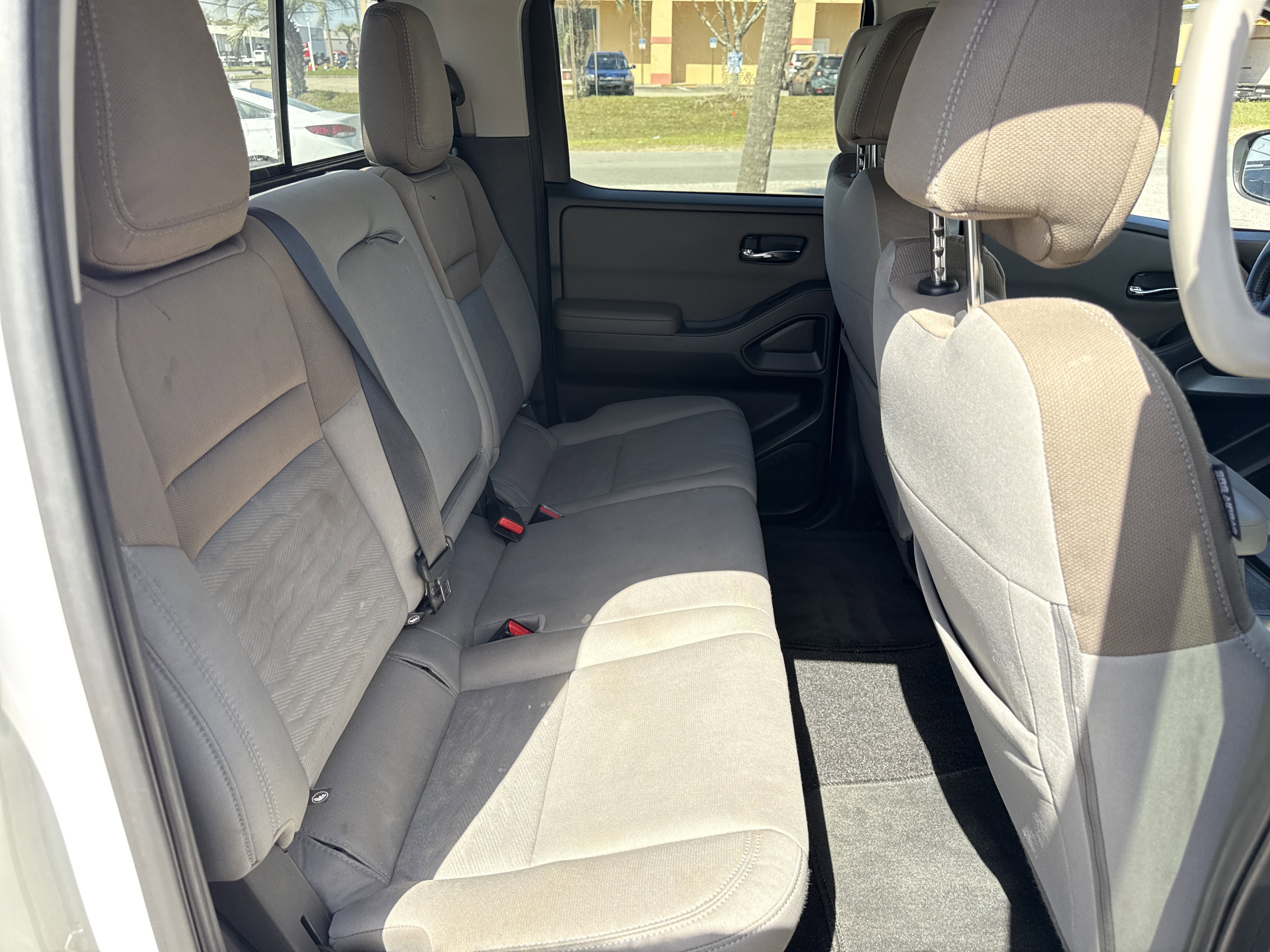 Used 2022 Nissan Frontier SV image 25