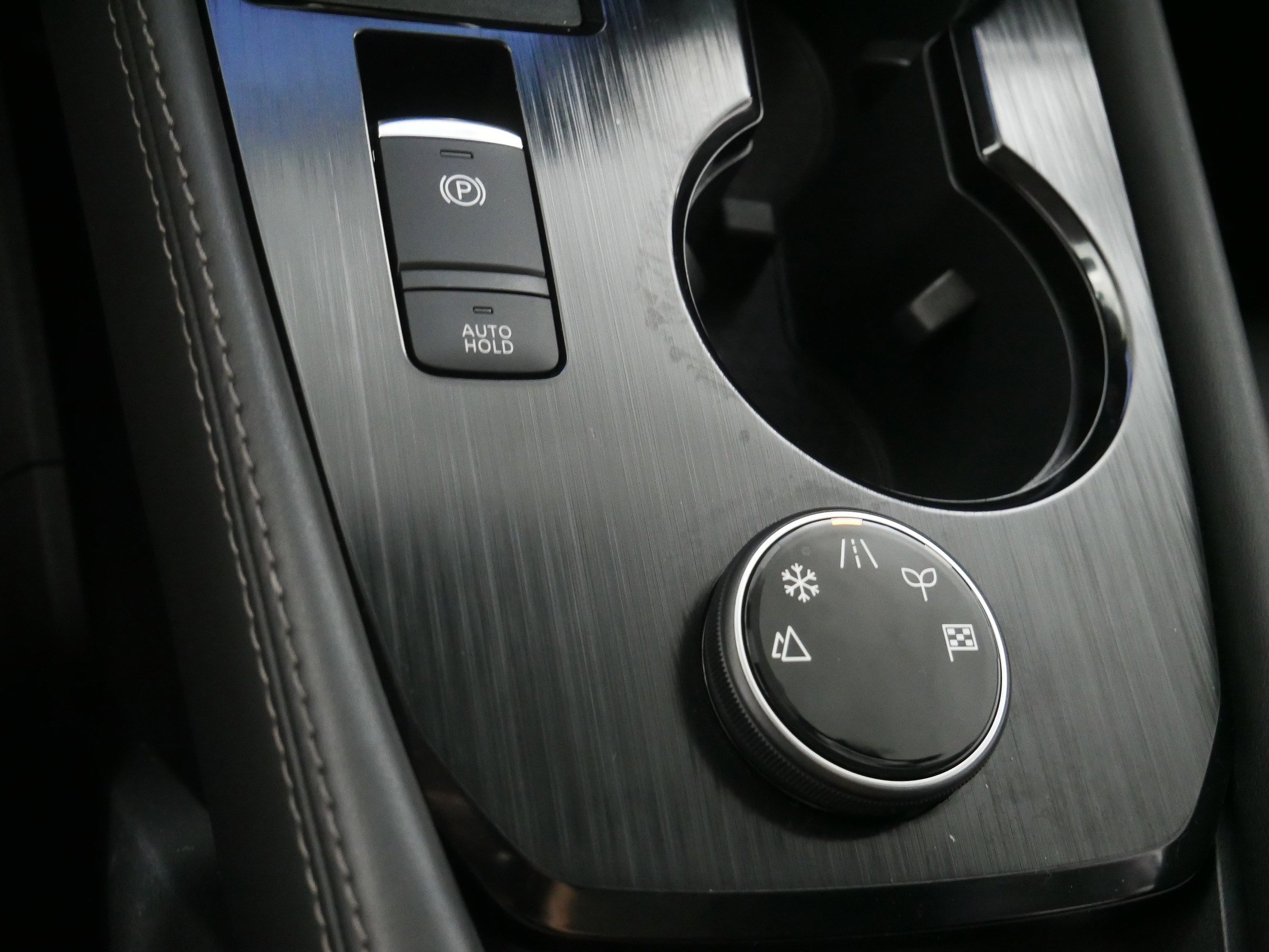 Used 2023 Nissan Rogue SL w/ SL Premium Package image 30