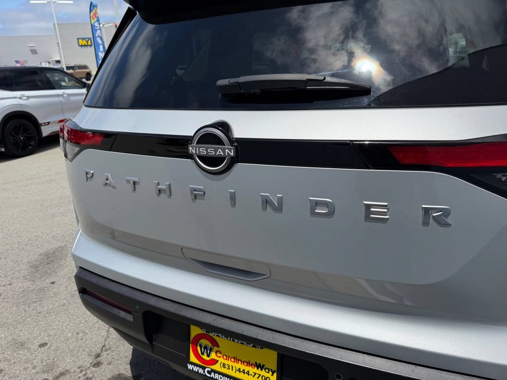 Used 2025 Nissan Pathfinder SV FWD image 10