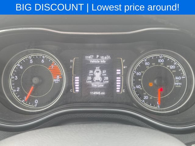 Used 2019 Jeep Cherokee Latitude w/ Cold Weather Group AWD/4WD image 42