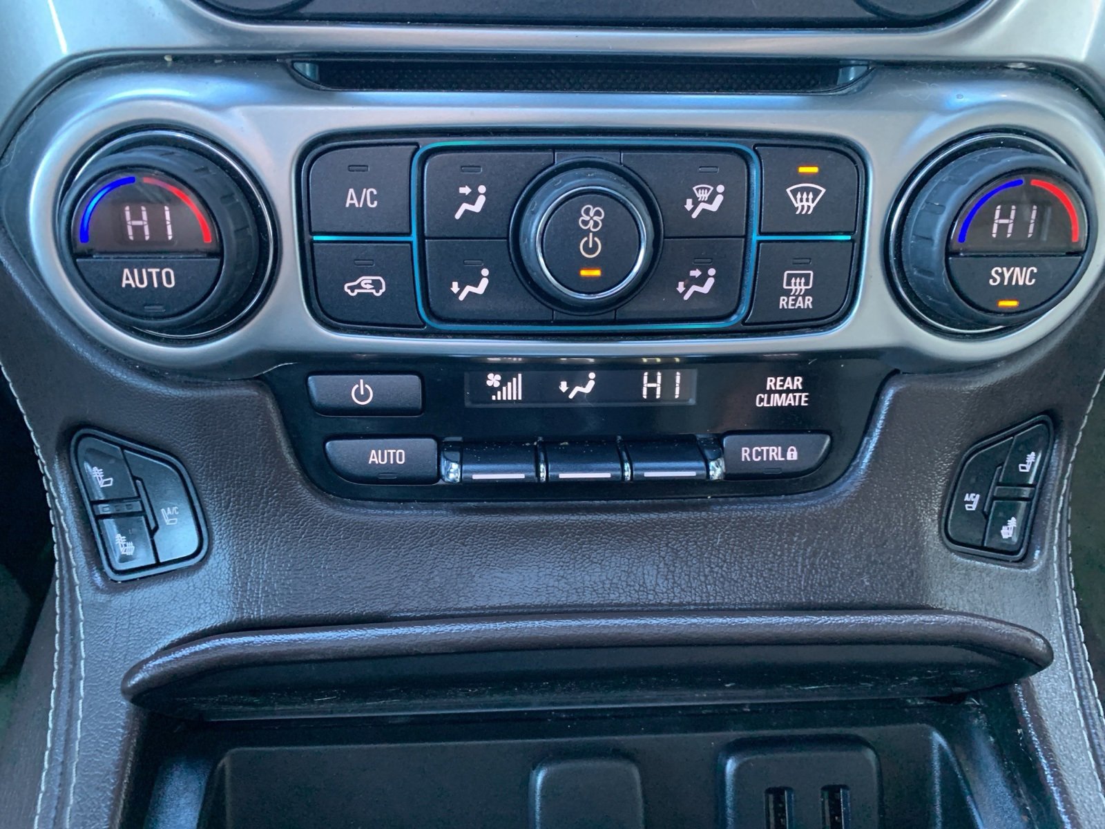 Used 2016 Chevrolet Suburban LTZ image 28