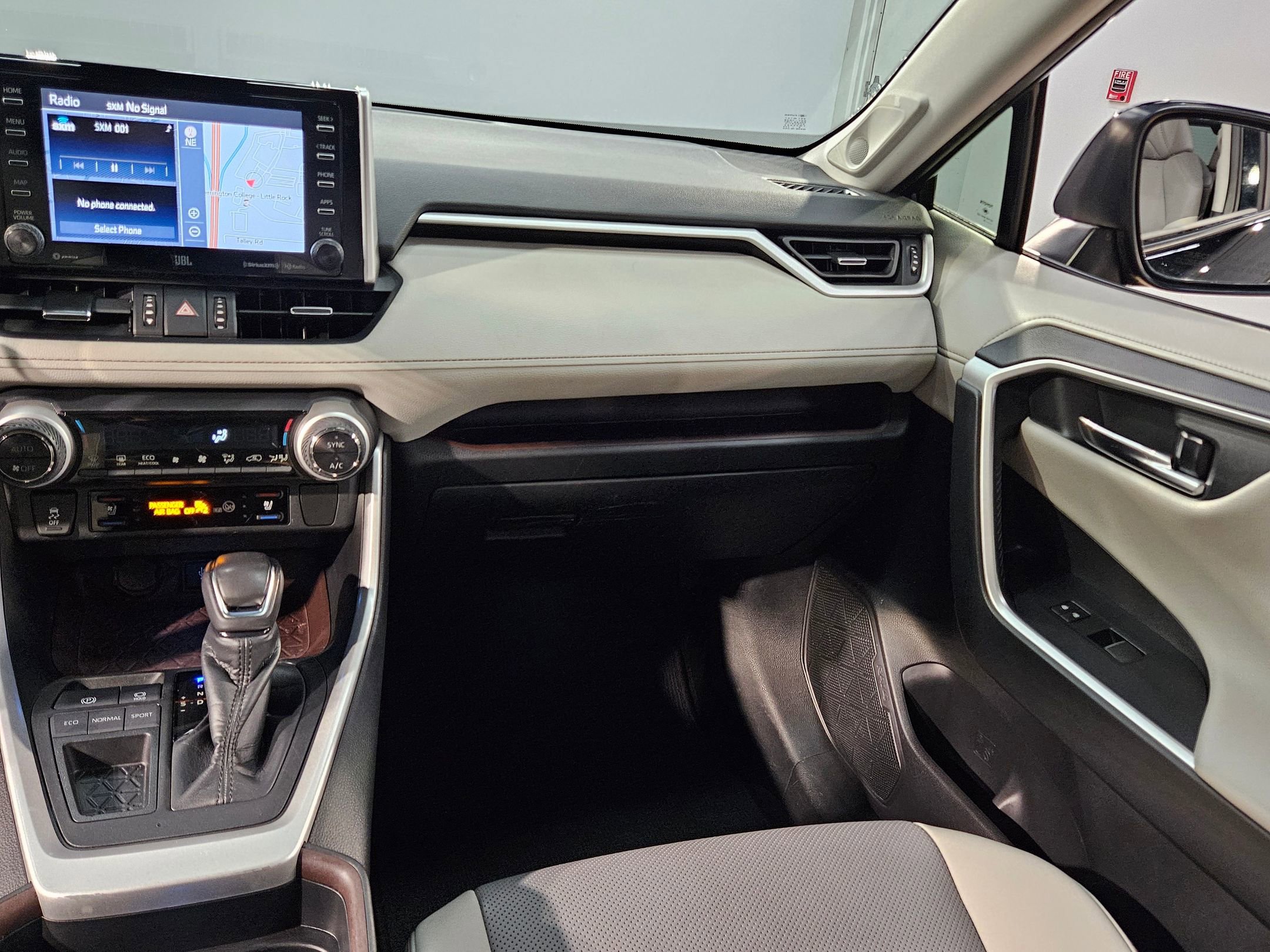 Used 2020 Toyota RAV4 Limited image 11