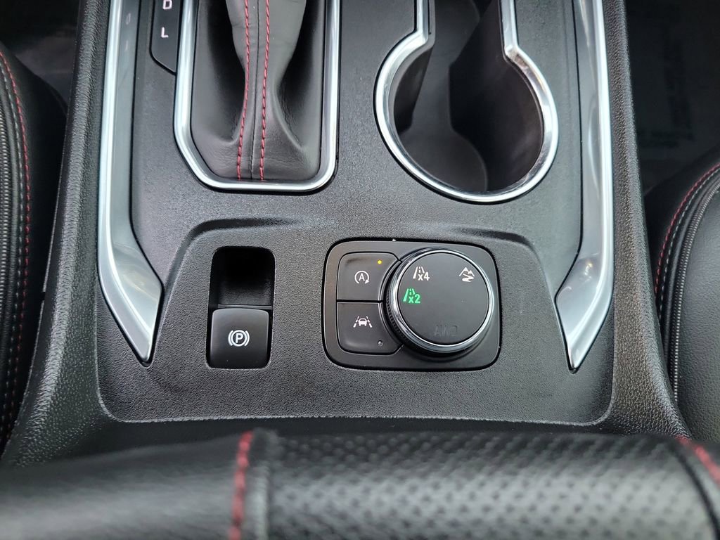 Used 2023 Chevrolet Traverse RS image 23
