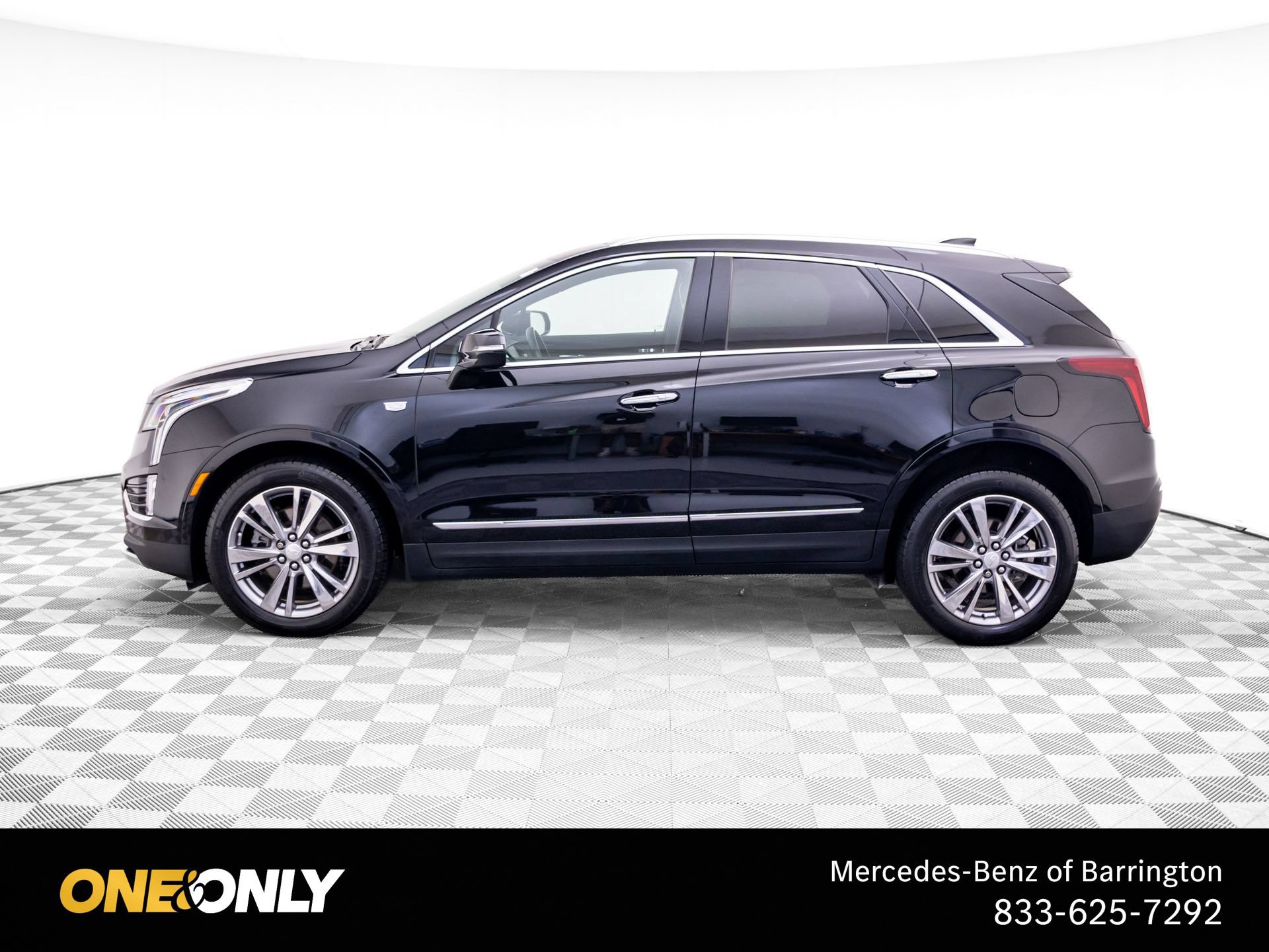 Used 2023 Cadillac XT5 Premium Luxury w/ LPO, Floor Liner Package AWD/4WD image 2