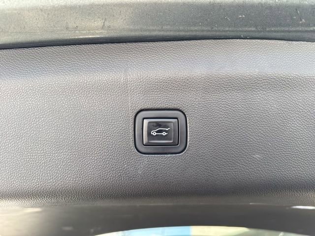 Used 2022 Buick Enclave Avenir w/ Avenir Technology Package image 23