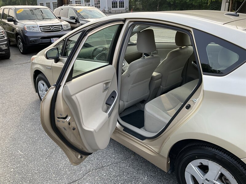 Used 2010 Toyota Prius Two FWD image 12