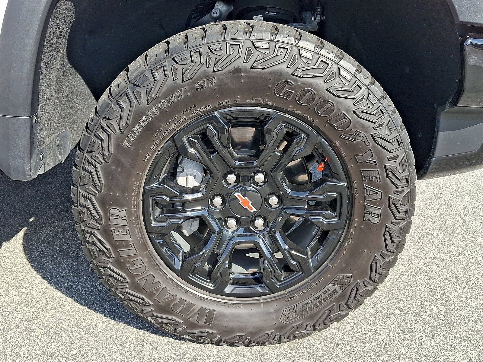 Used 2024 Chevrolet Silverado 1500 ZR2 w/ Technology Package AWD/4WD image 8