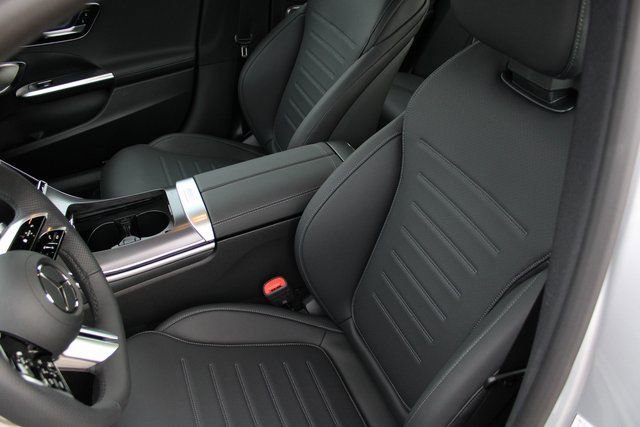Used 2024 Mercedes-Benz C 300 4MATIC Sedan image 6