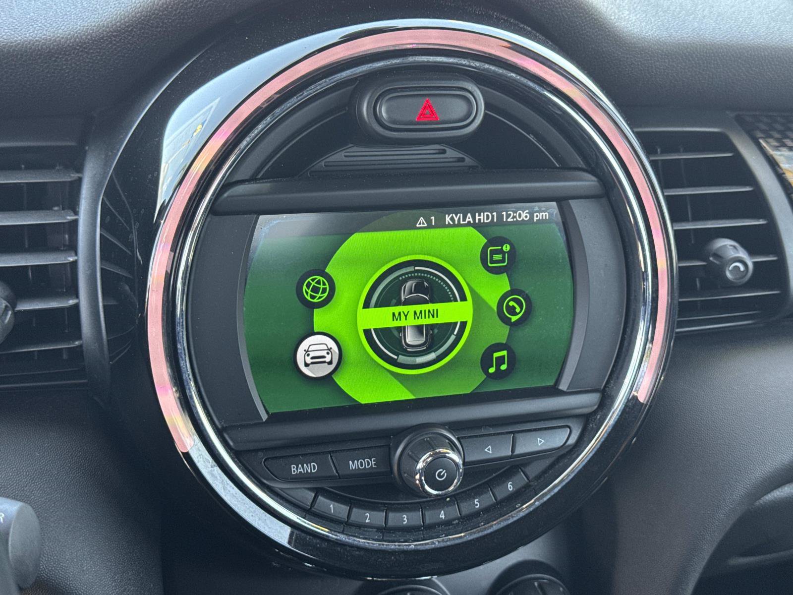 Used 2019 MINI Cooper S w/ Signature Upholstery Package FWD image 13