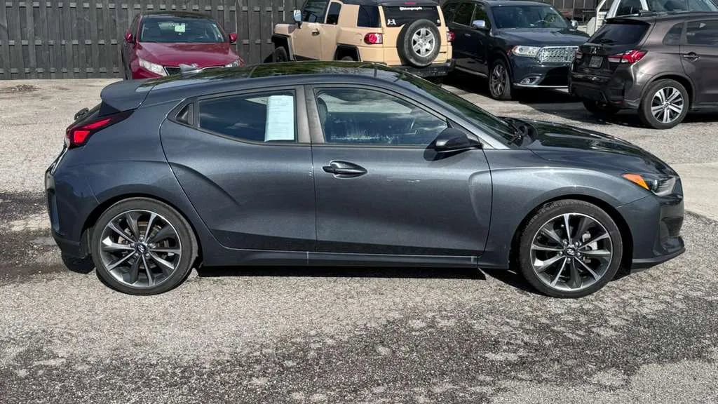 Used 2019 Hyundai Veloster 2.0 Premium FWD image 5