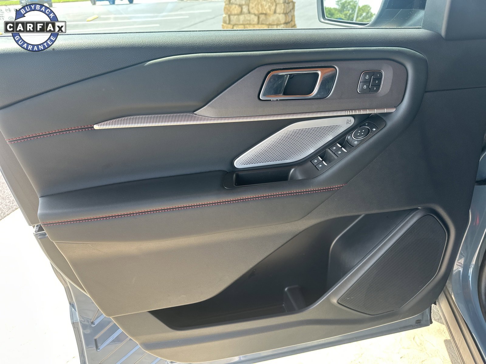 Used 2025 Ford Explorer ST image 6