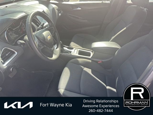 Used 2016 Chevrolet Cruze LT w/ Sun And Sound Package FWD image 10