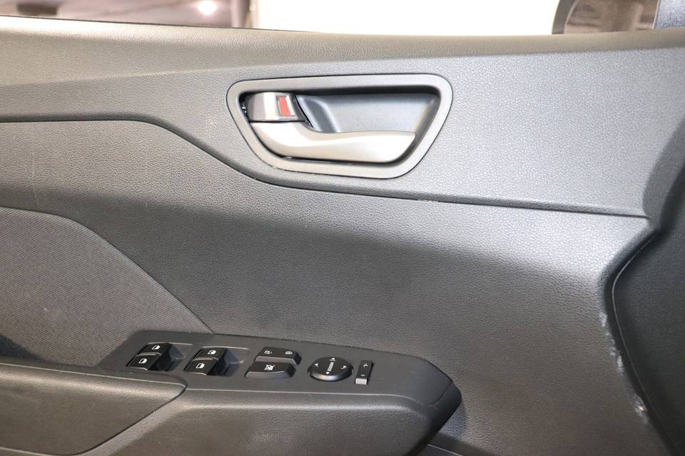 Used 2020 Hyundai Accent SEL image 17