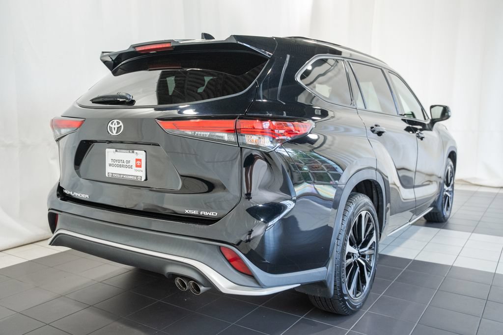 Used 2022 Toyota Highlander XSE AWD/4WD image 4