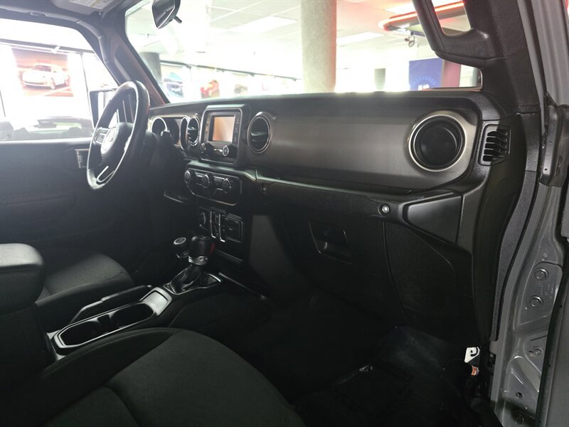 Used 2020 Jeep Gladiator Sport w/ Quick Order Package 24S image 13