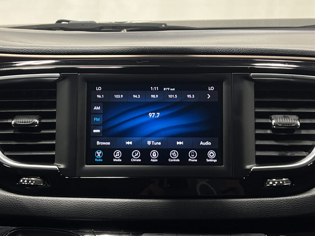 Used 2018 Chrysler Pacifica Touring-L FWD image 23