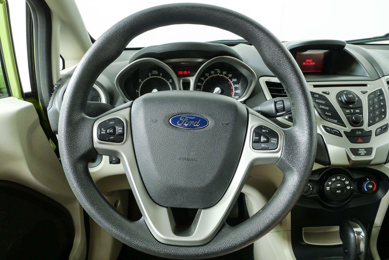 Used 2013 Ford Fiesta SE FWD image 9