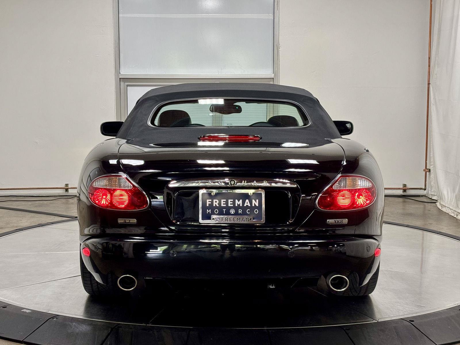 Used 2005 Jaguar XK8 Convertible RWD image 14