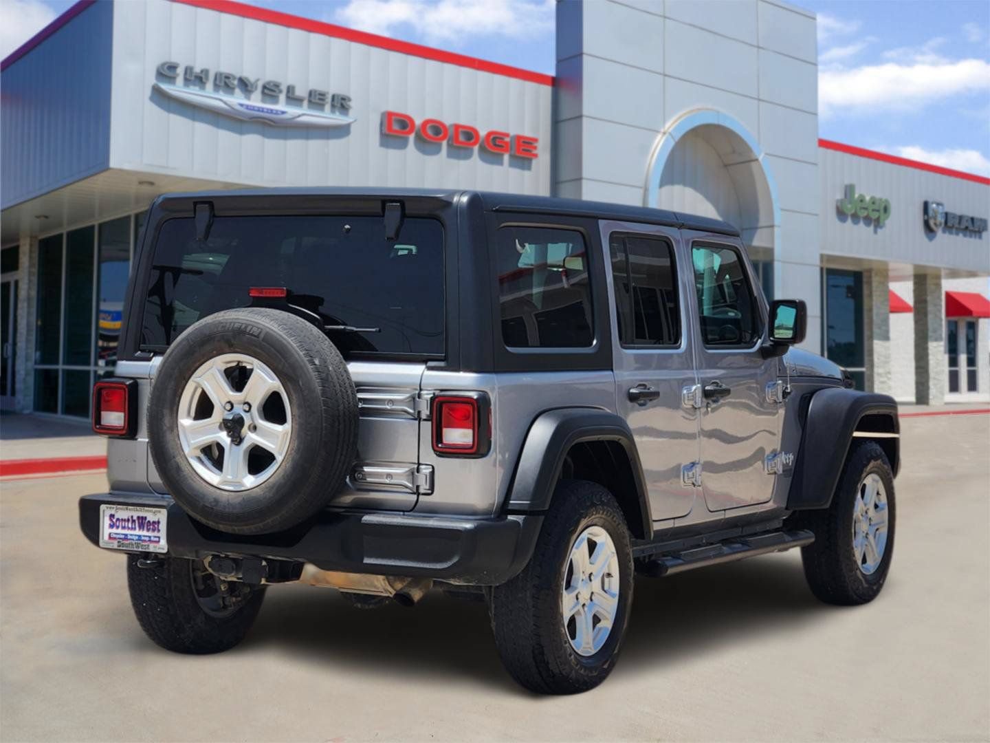 Used 2018 Jeep Wrangler Unlimited Sport S AWD/4WD image 5