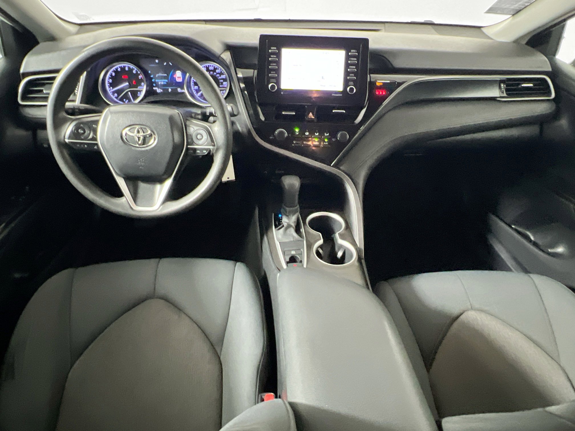 Used 2021 Toyota Camry LE AWD/4WD image 29