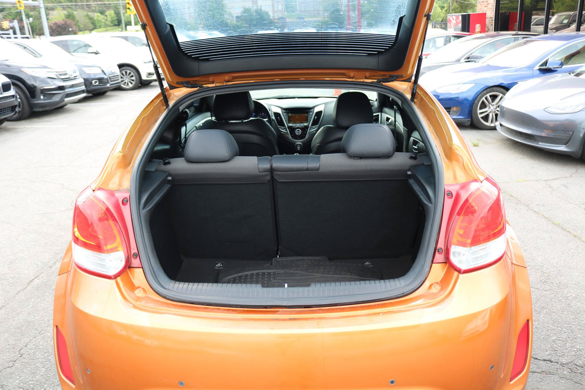 Used 2015 Hyundai Veloster w/ Option Group 03 FWD image 32