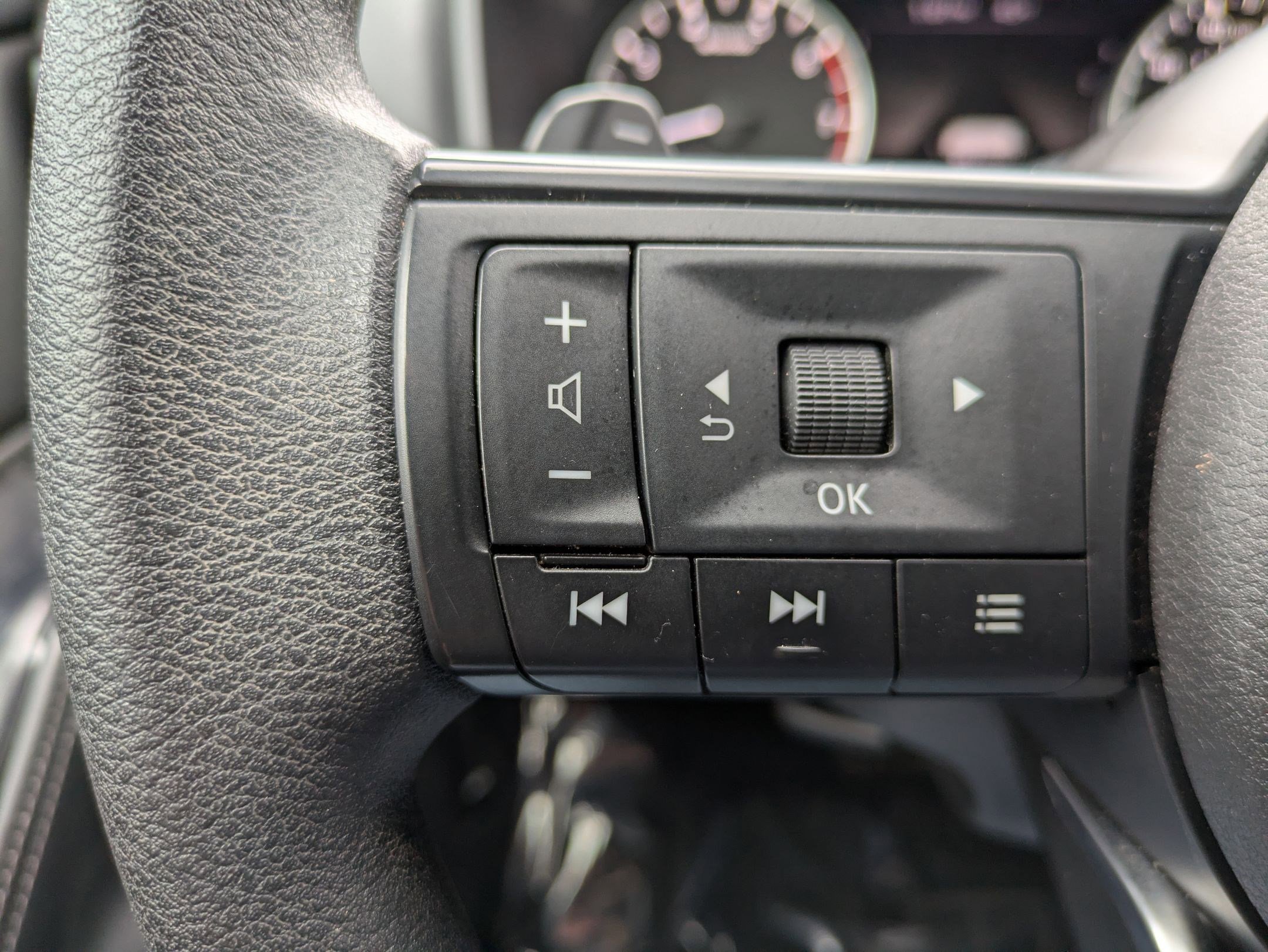 Certified 2024 Nissan Rogue SV image 16