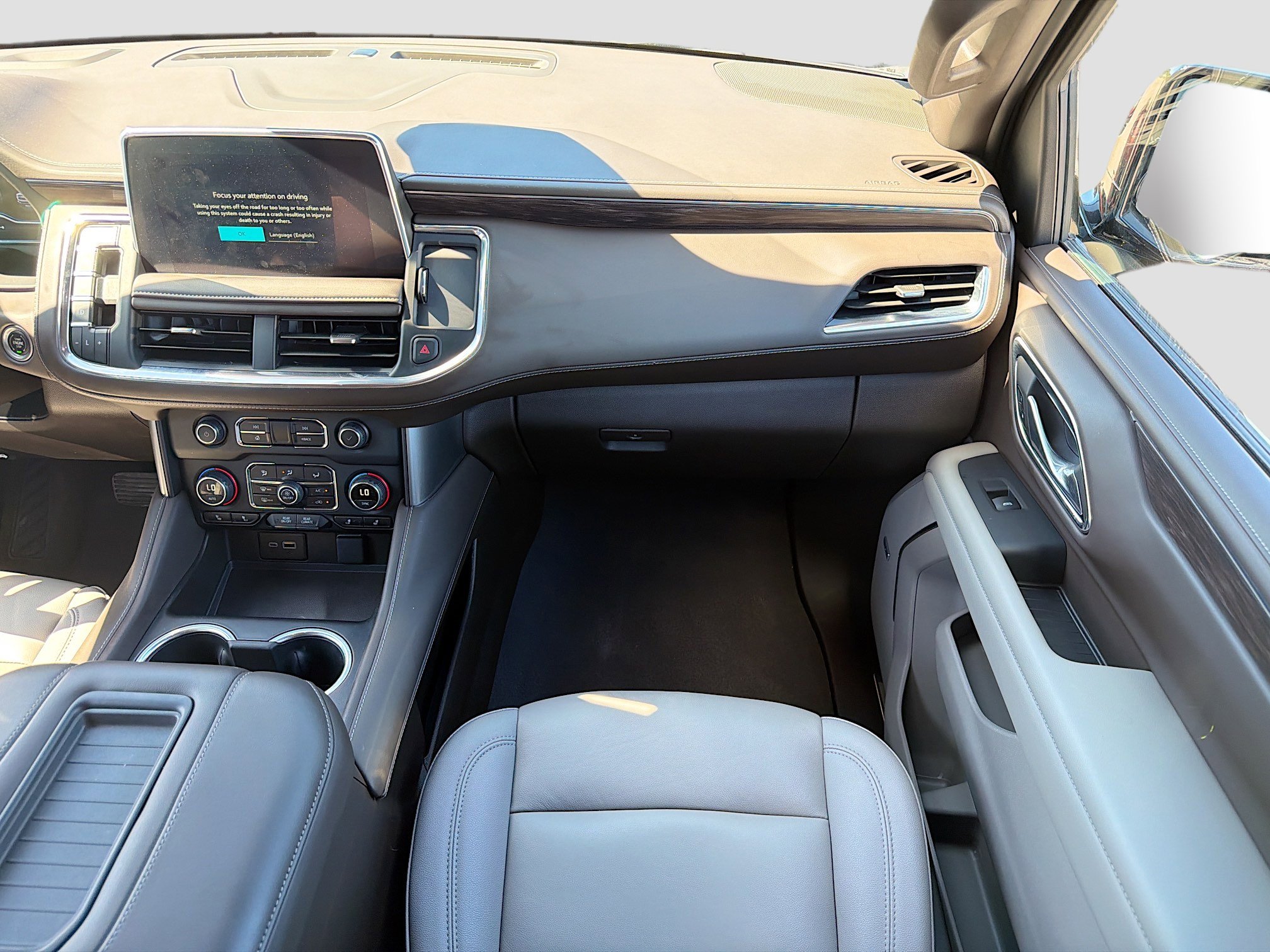 Used 2024 Chevrolet Tahoe LT w/ Luxury Package image 18